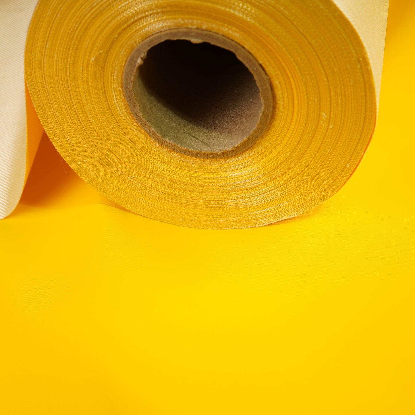 560 GSM Single Side Coated PVC Fabric Yellow 1.37