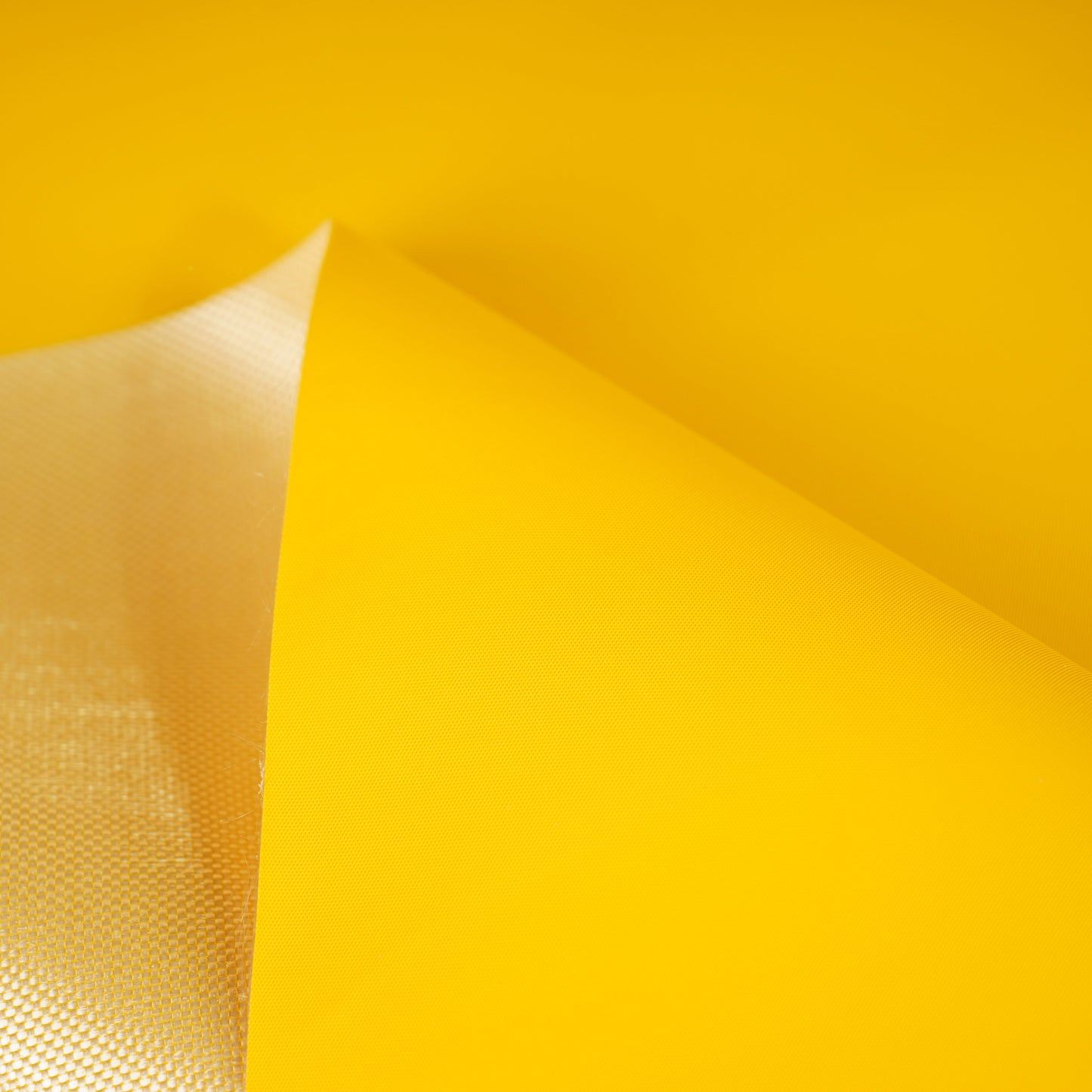 560 GSM Single Side Coated PVC Fabric Yellow 1.37