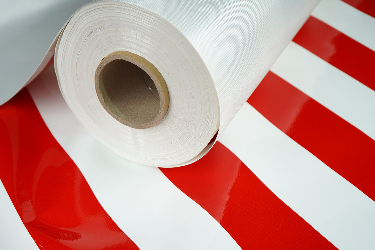 CTF 550 GSM SINGLE SIDE STRIPE GLOSSY RED + WHITE