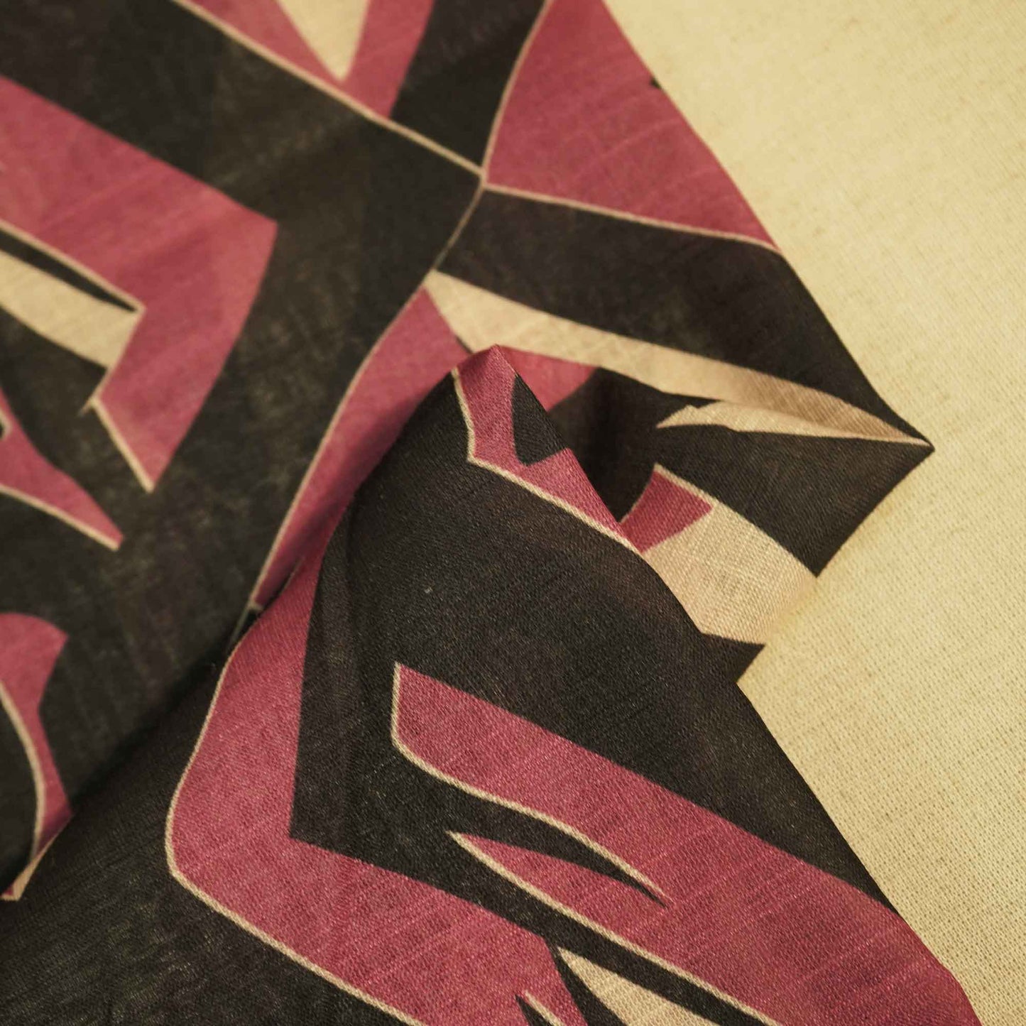 Black Abstract Print Linen Fabric MTF-25898