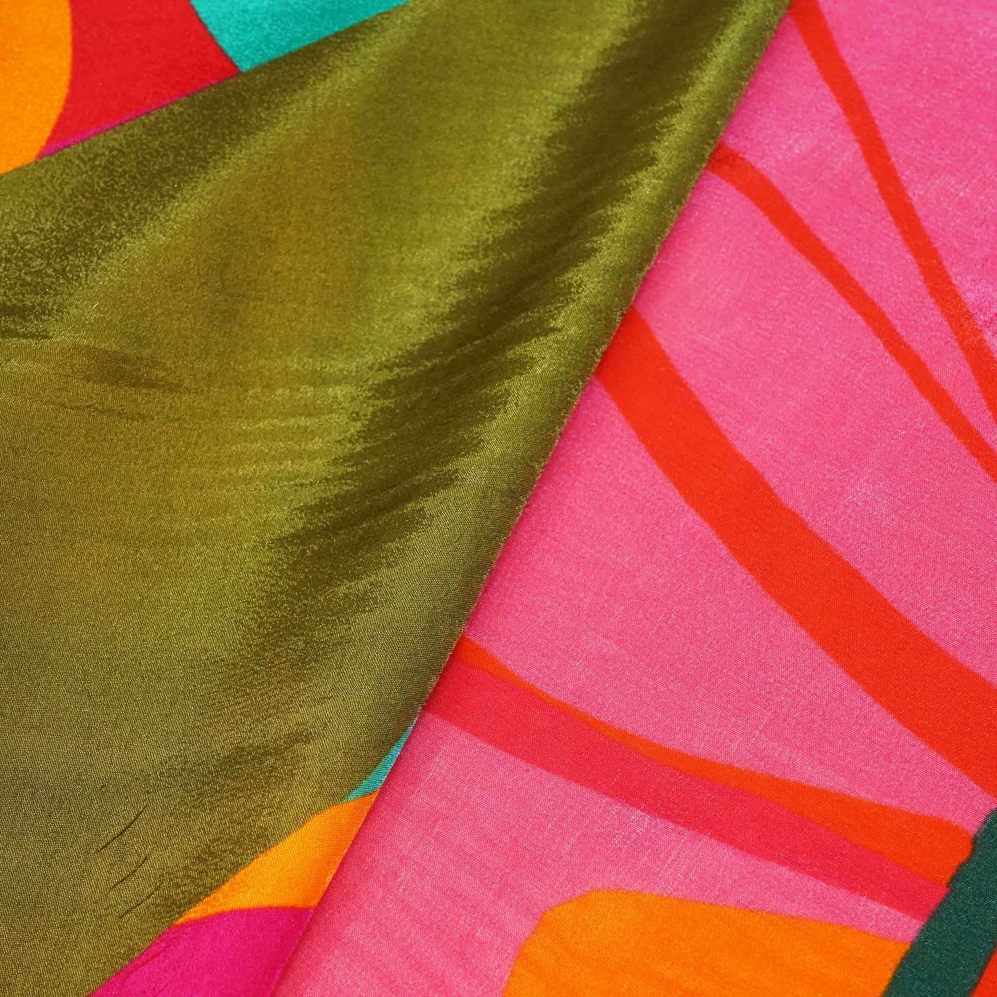 Green Abstract Print Crepe Fabric MTF-27234