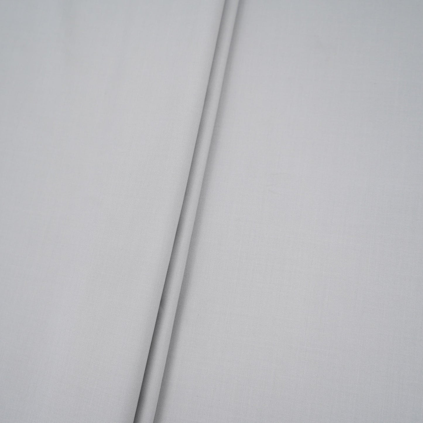 Light Grey Solid Suiting Fabric ASMI-31272