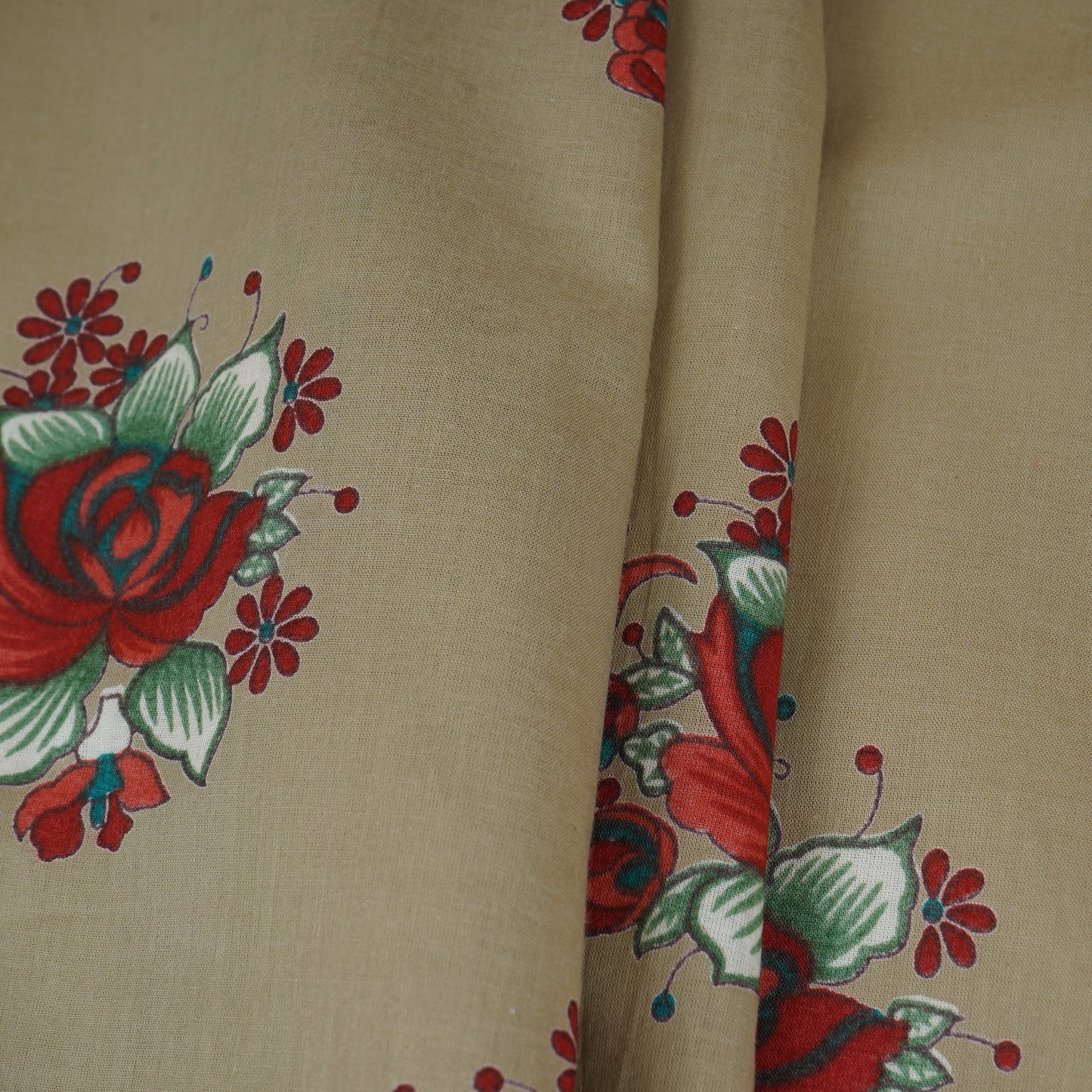 Beige & Red Floral Print Cotton Fabric MFR-29884