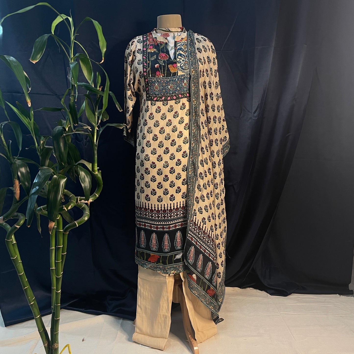 Exclusive Suit Set With Dupatta (Top-Gaji silk, Bottom-Muslin, Dupatta) Creame Multicolor Floral Print Fabric