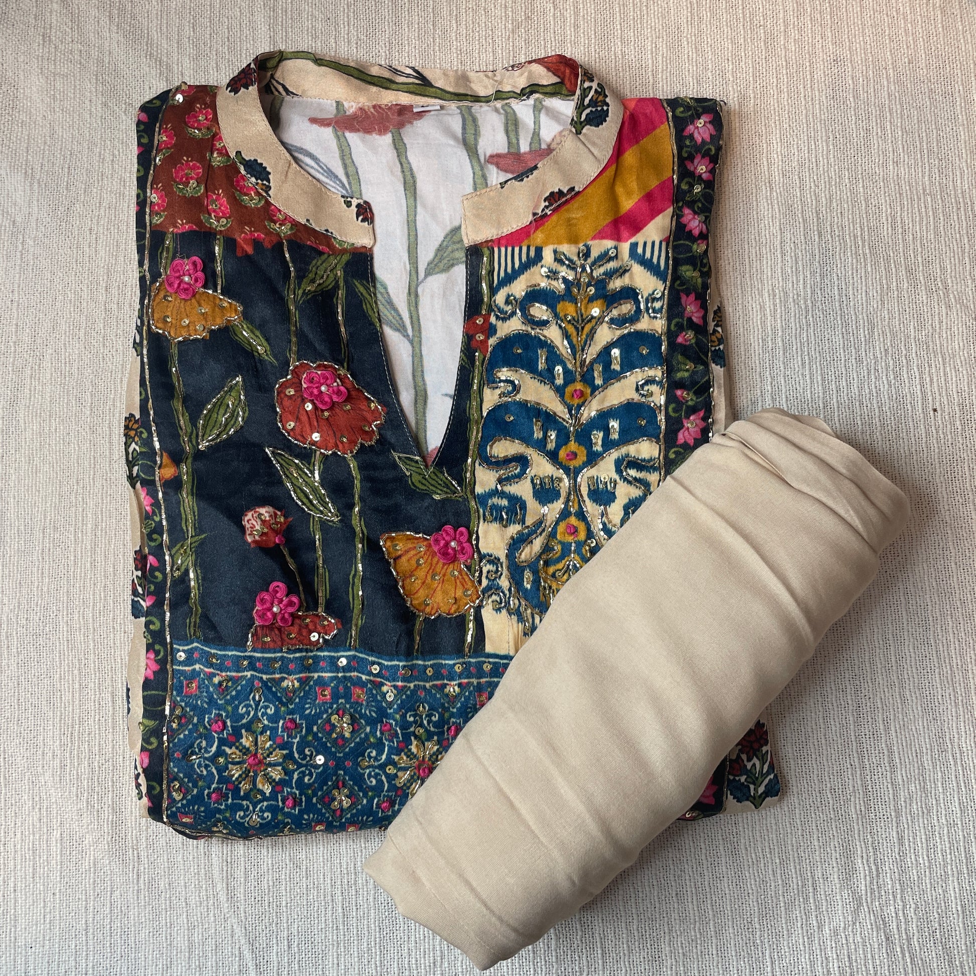 Exclusive Suit Set With Dupatta (Top-Gaji silk, Bottom-Muslin, Dupatta) Creame Multicolor Floral Print Fabric