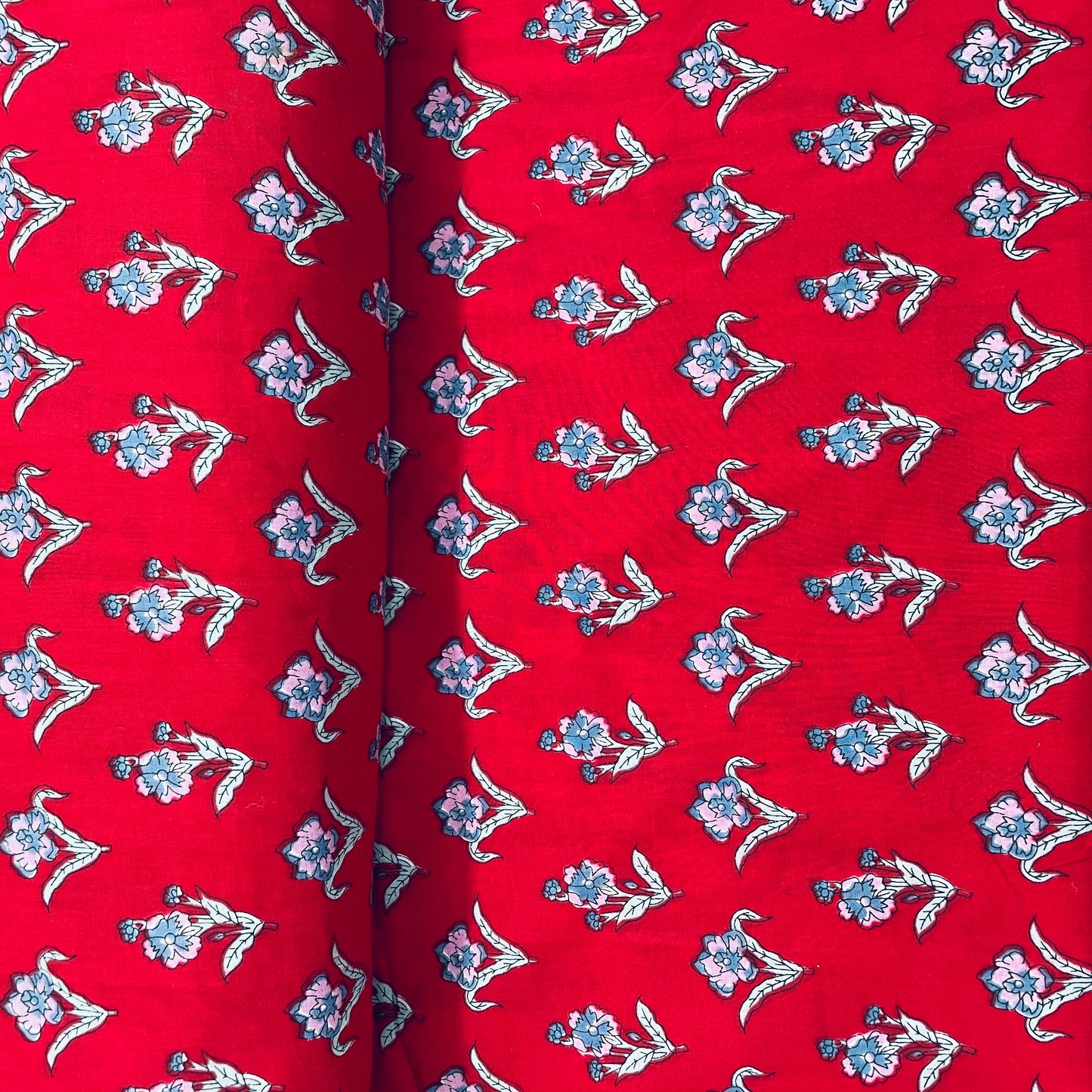 Red & Pink Floral Print Cotton Fabric - TradeUNO