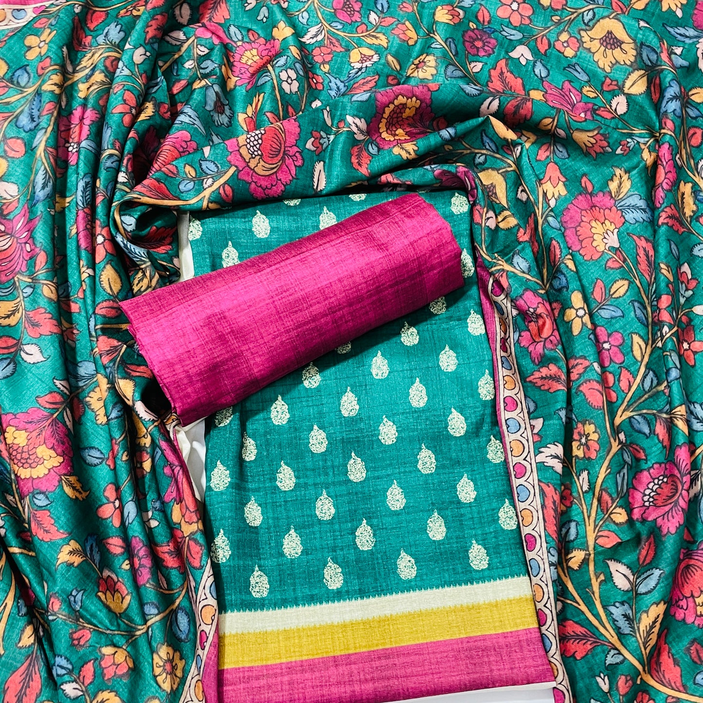 Pink Floral Print Ghicha Silk Suit Set With Dupatta - TradeUNO