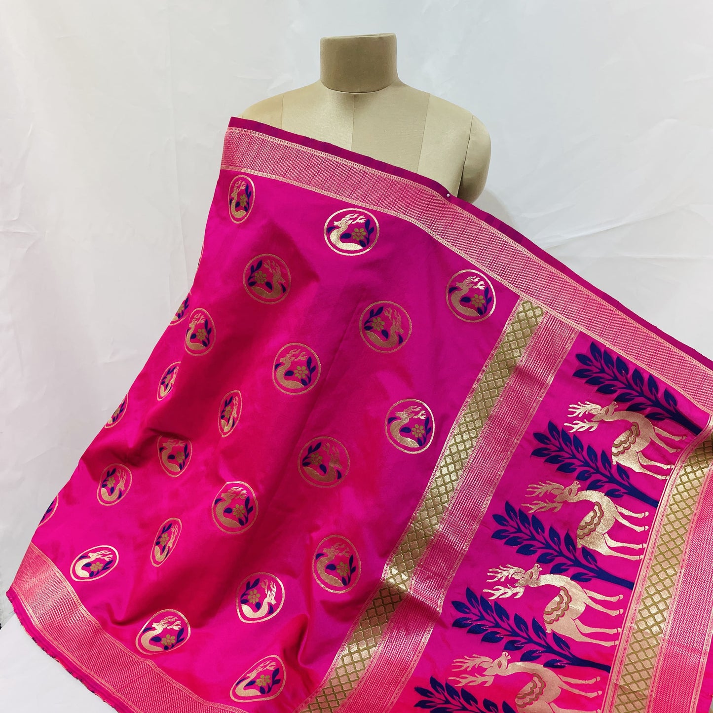 Premium Magenta Pink Floral Print Banarsi Jacquard Dupatta