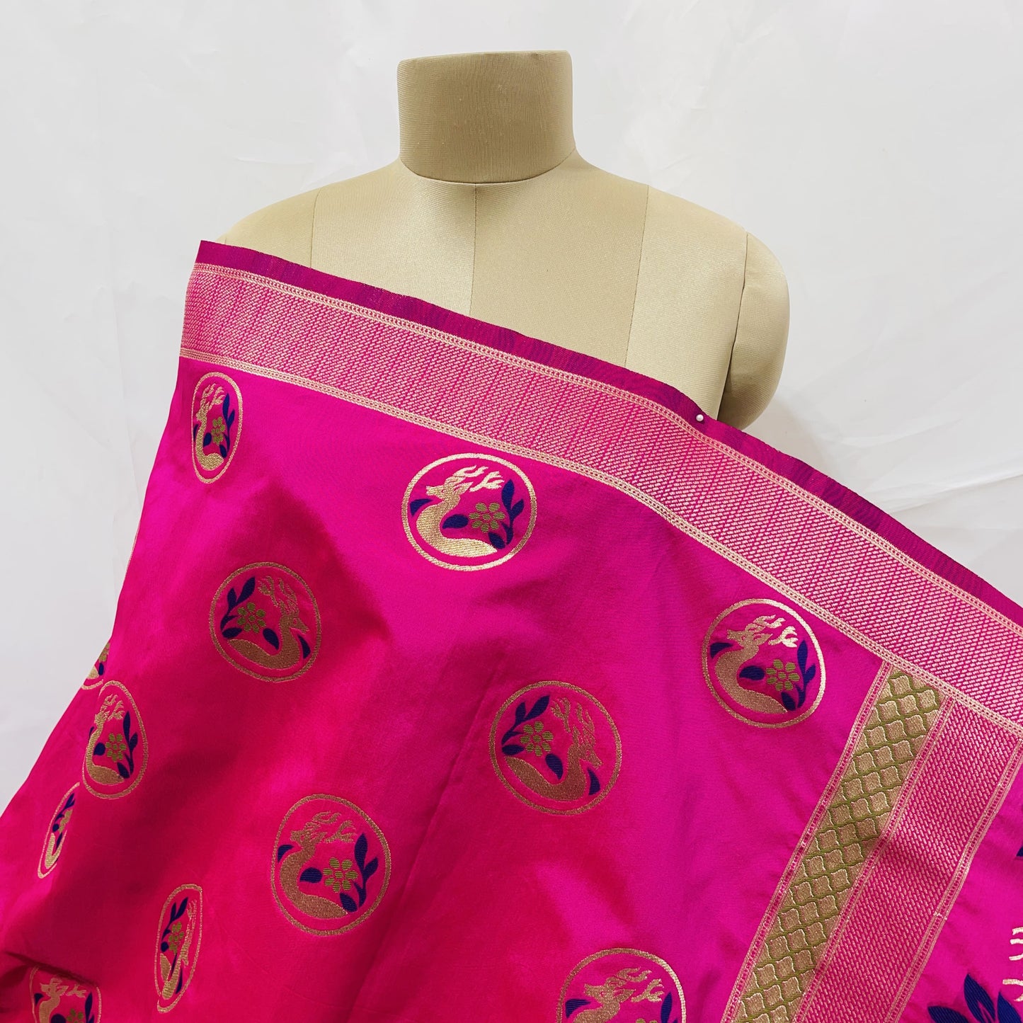 Premium Magenta Pink Floral Print Banarsi Jacquard Dupatta