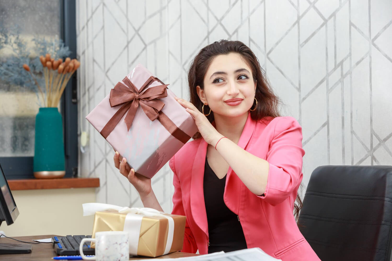 Fabric Gifts Are a Meaningful Gesture in Employee Promotions Trade Uno