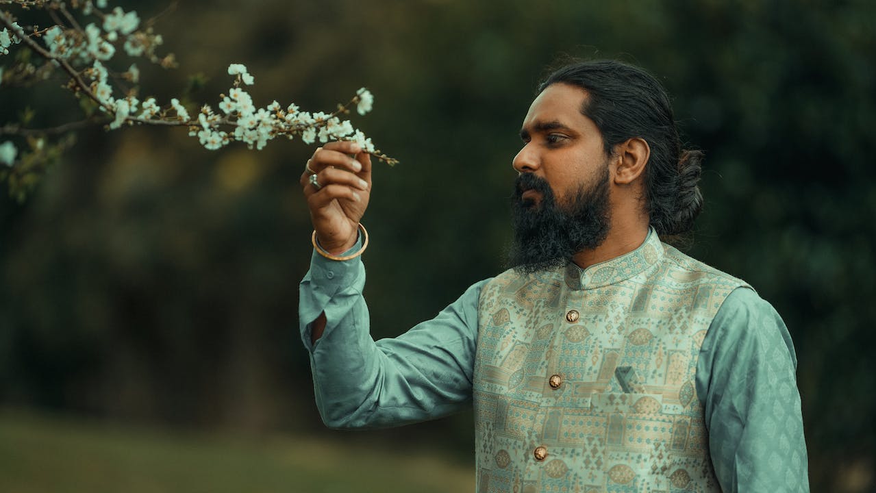 Elevate Your Wedding Look With Celebrity-Inspired Men's Kurta Styles Trade Uno