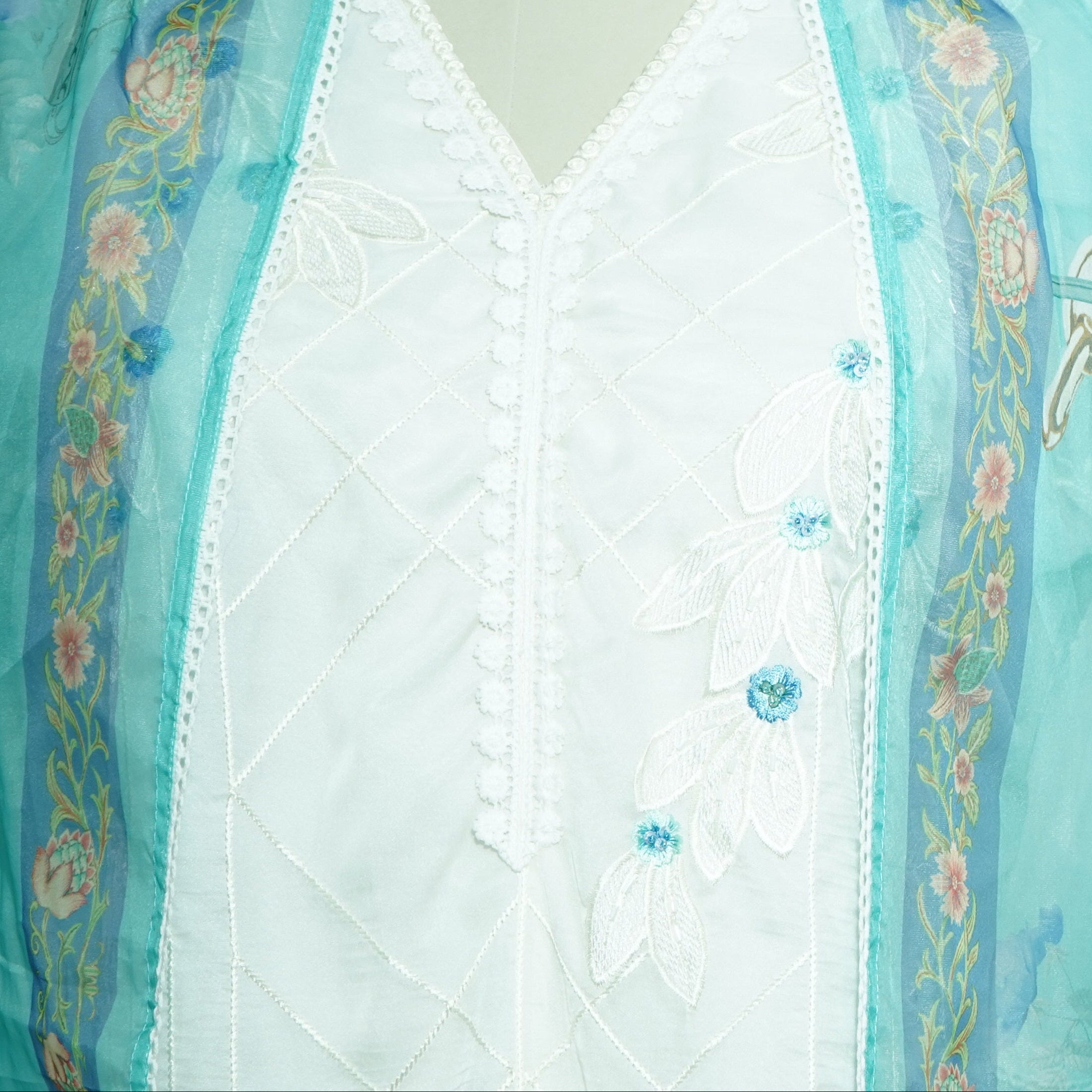 Exclusive Suit Set With Dupatta (Top-Organza, Bottom-Muslin, Dupatta-Organza) White Tread CutDana Floral Embroidery Fabric