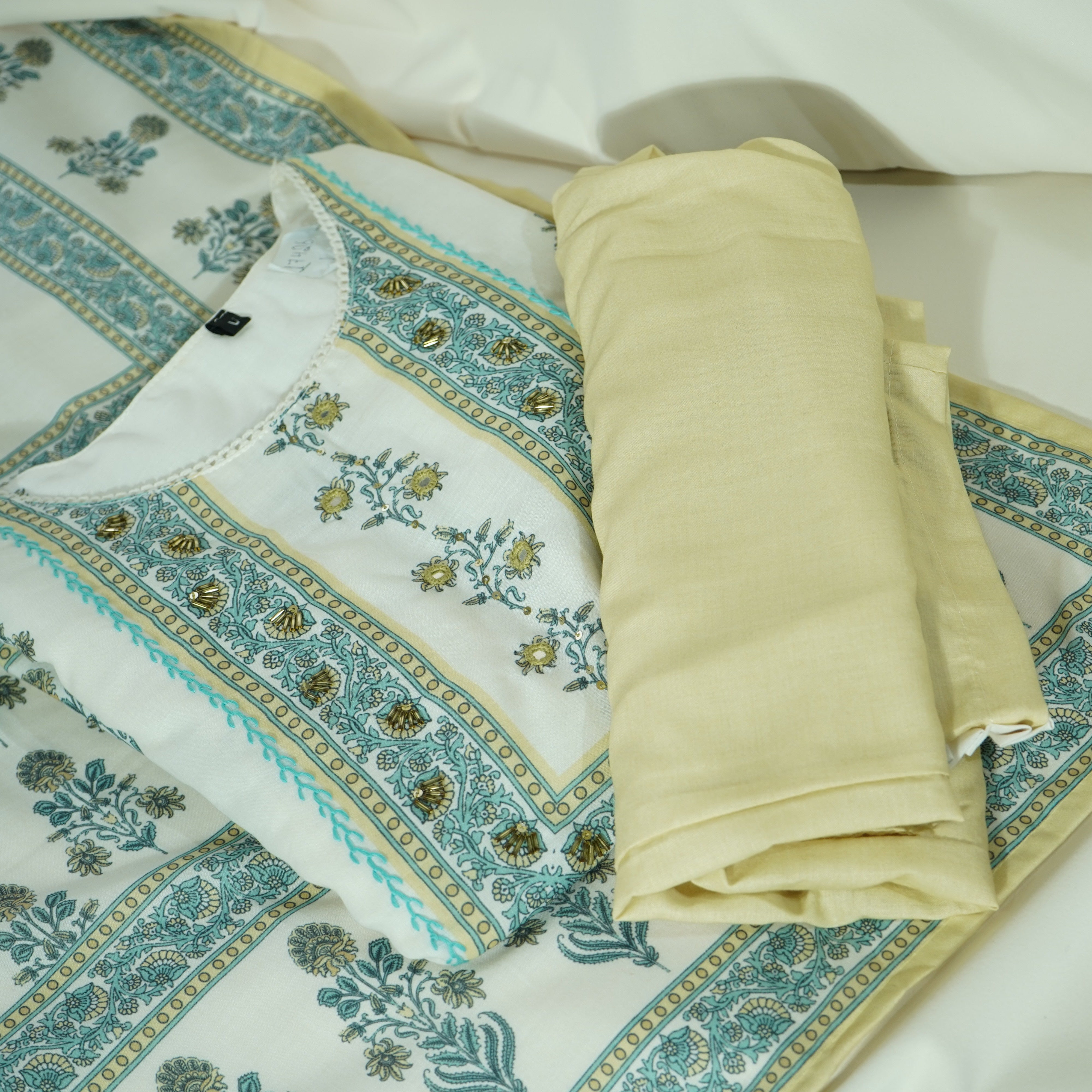 Suit Set With Dupatta (Top-Cotton Silk, Bottom-Cotton Silk, Dupatta-Cotton Silk) Creame Brown Tropical Print 17423