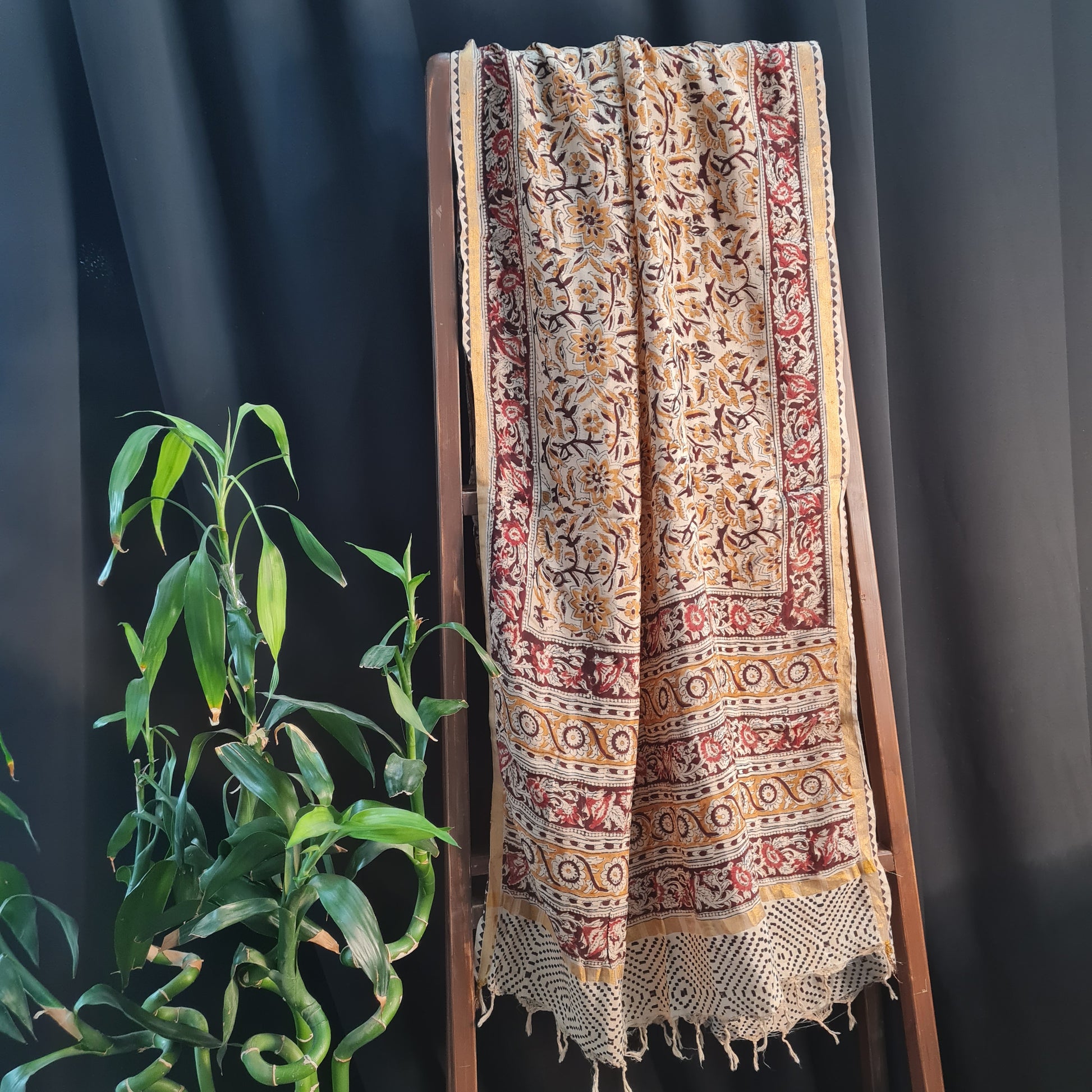 Premium Yellow and white Kalamkari Prints Dupatta Silk Fabric