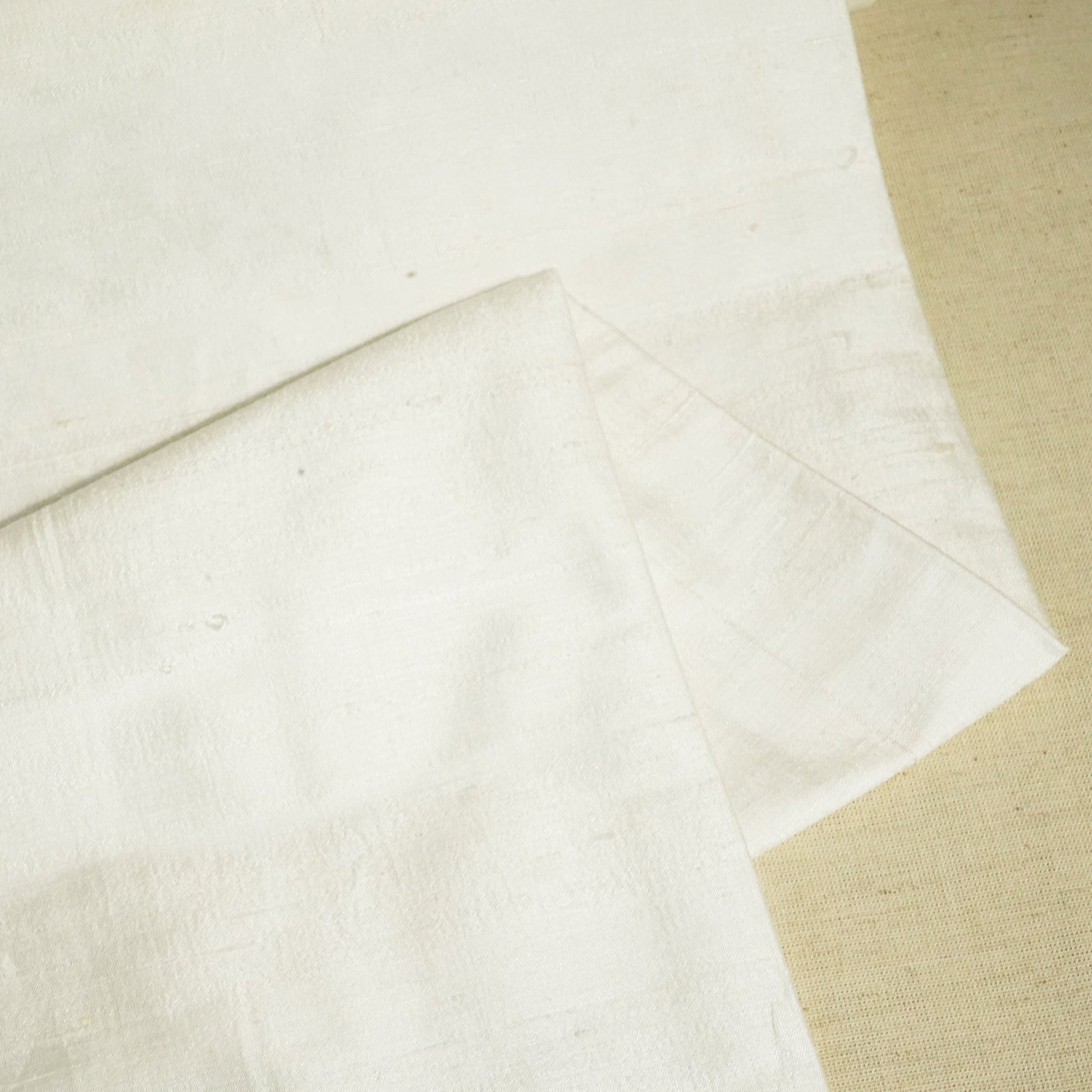 White Tusser Silk Fabric HNA-24540 