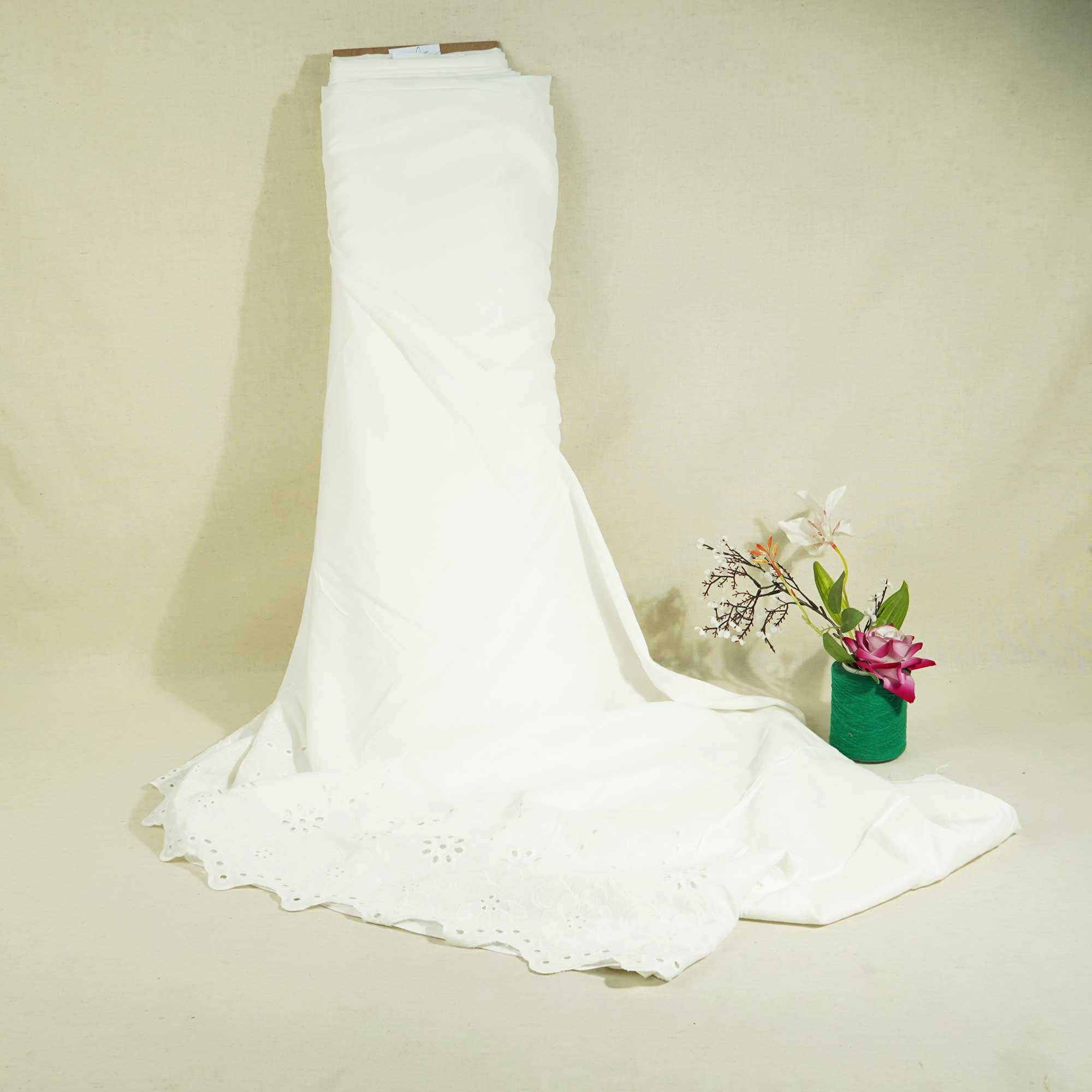 White Dyeable Schiffli on Border Cotton Fabric AF-25505