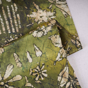 Parrot Green Floral Print Crepe Fabric GT-29189 - TradeUNO