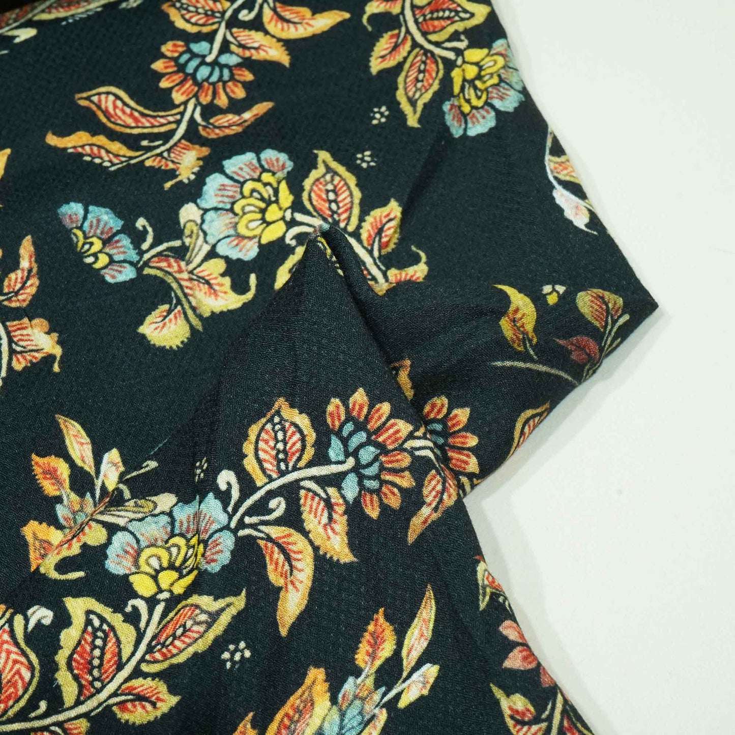 Black Floral Printed Viscose Fabric TU 4440
