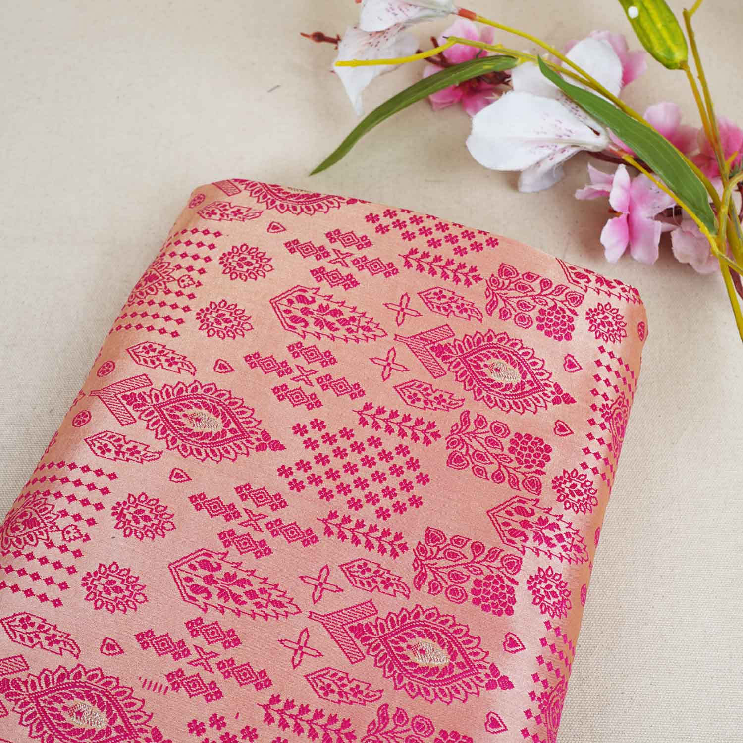 Cream & Pink Traditional Weave Brocade Fabric NH-28888 - TradeUNO