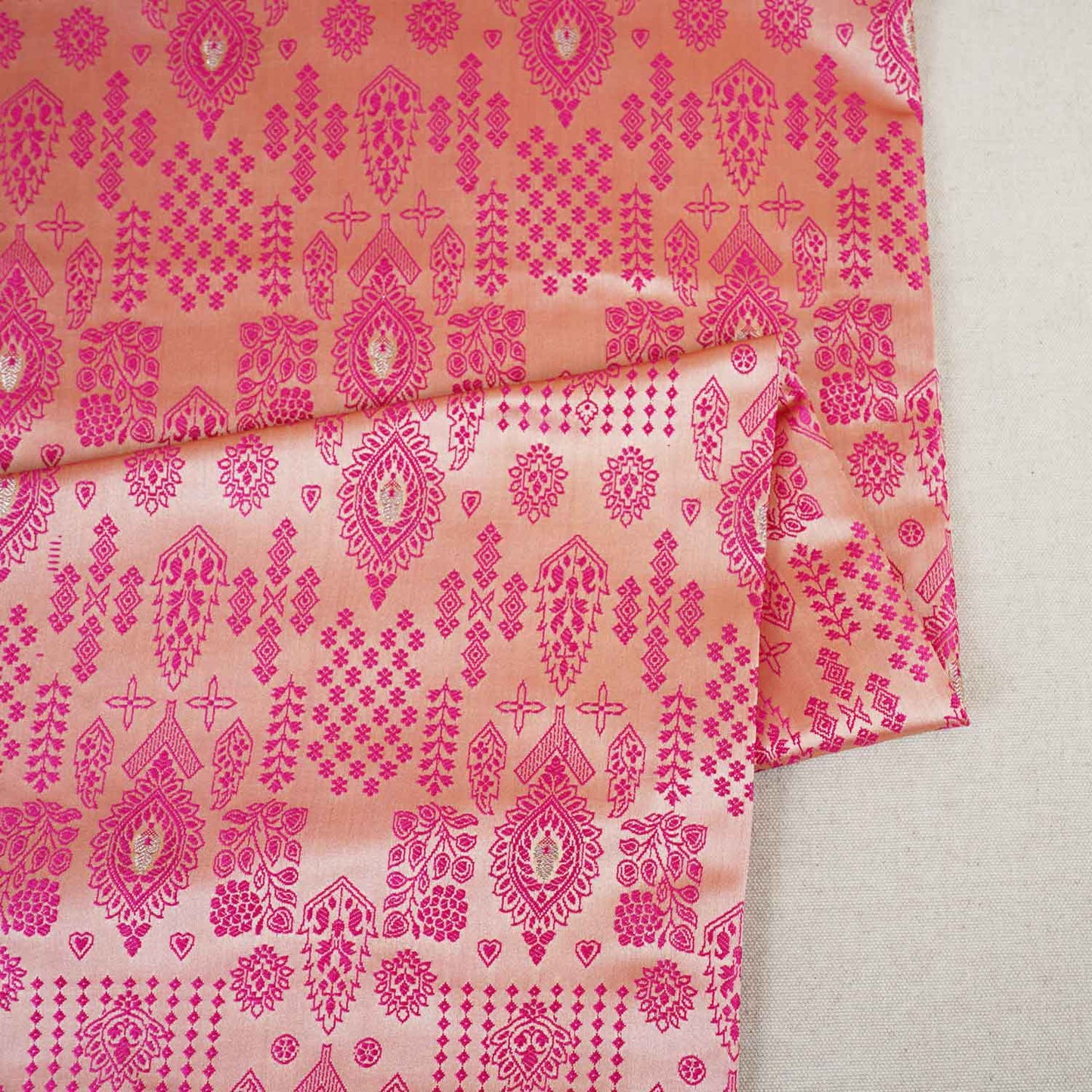 Cream & Pink Traditional Weave Brocade Fabric NH-28888