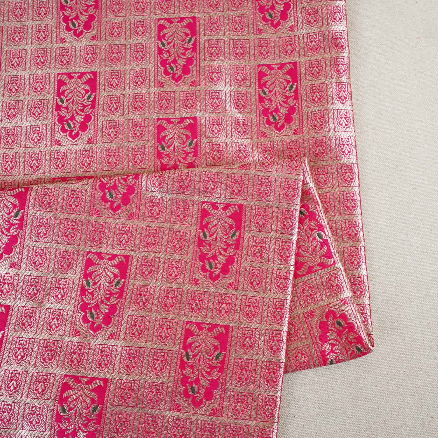 Pink Silver Jharokha Brocade Fabric NH-28920 - TradeUNO