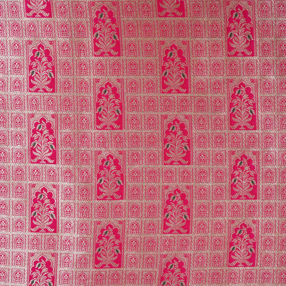Pink Silver Jharokha Brocade Fabric NH-28920 - TradeUNO