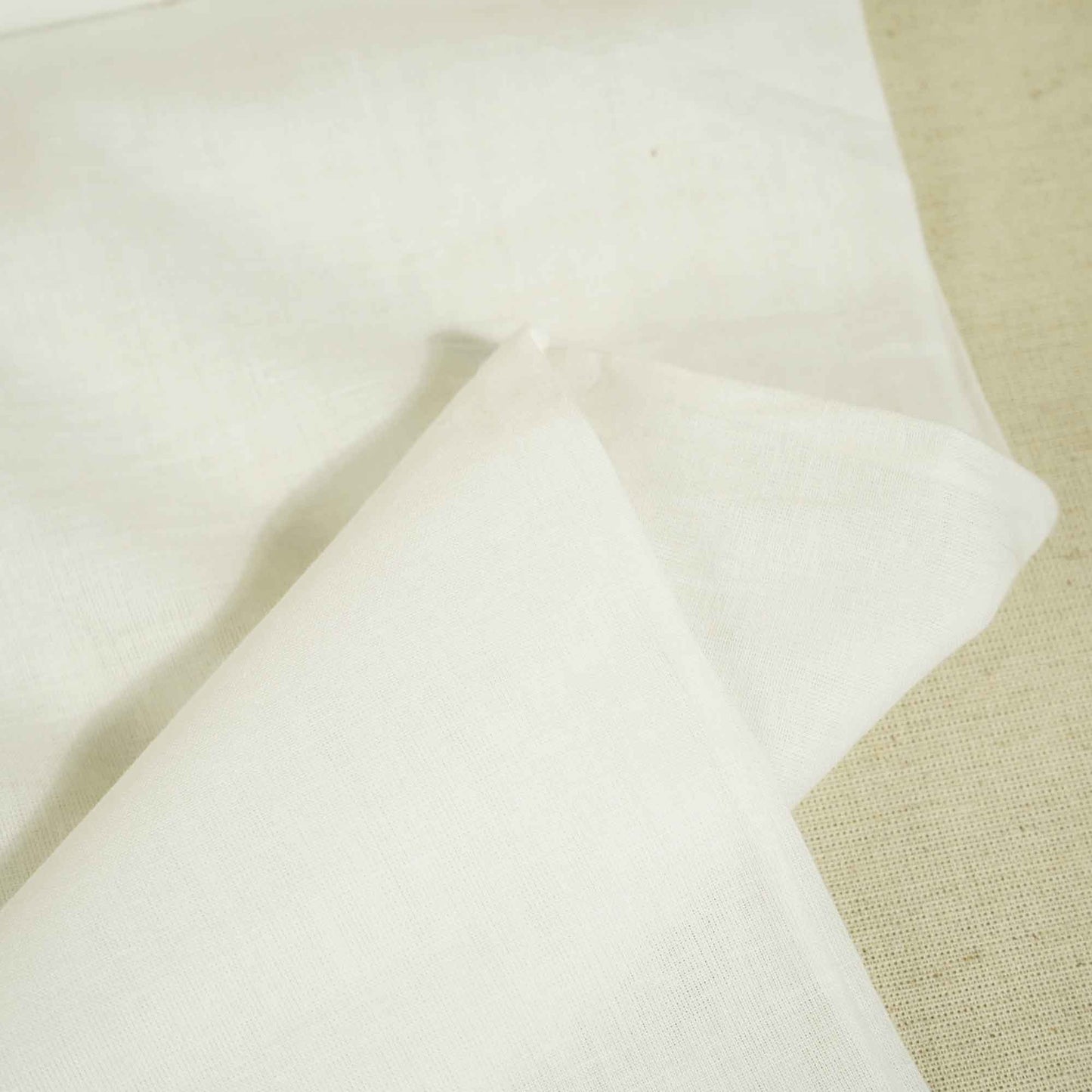White Solid Dyeable 92*80 Cotton Voile DT-9939