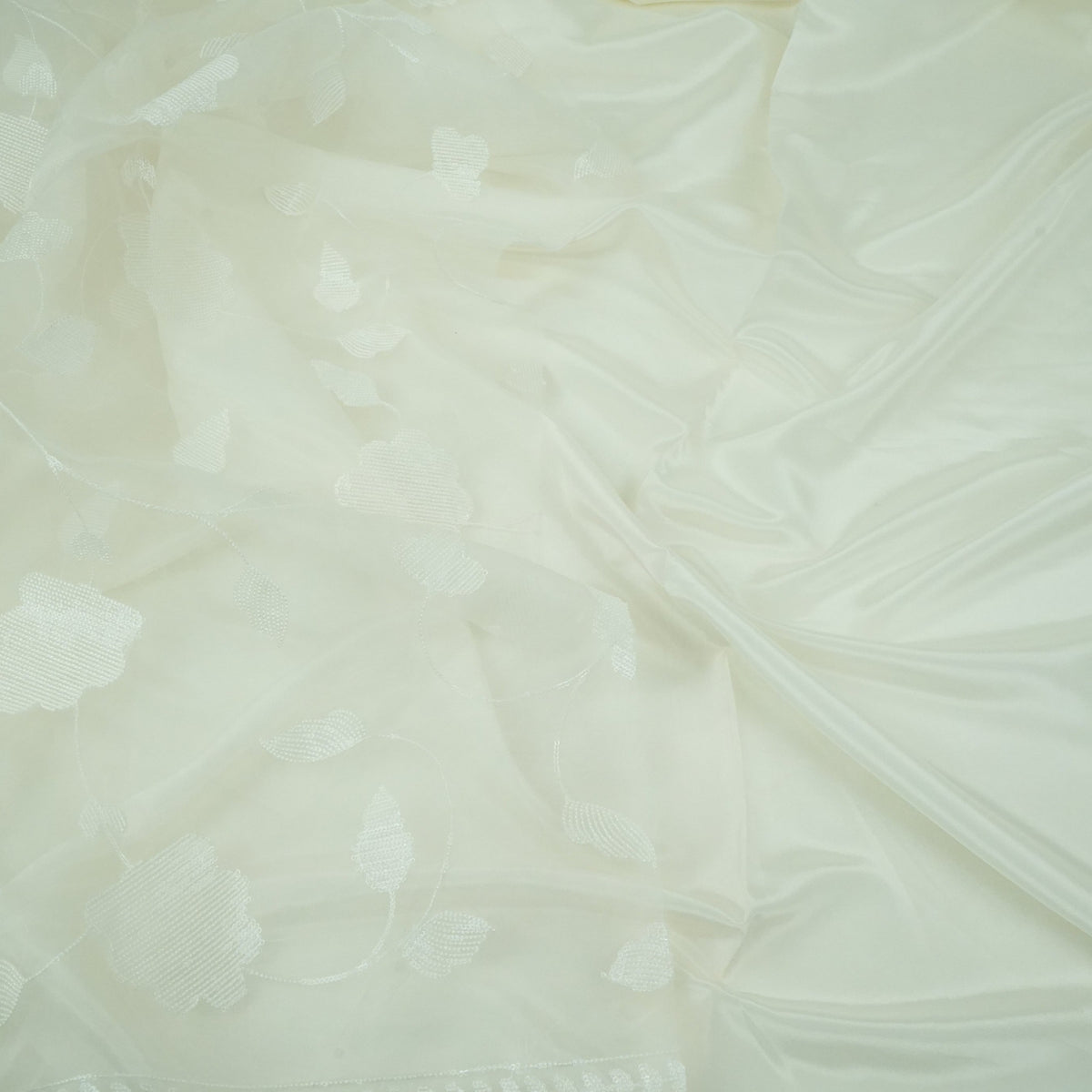 Off White Floral Jaal Embroidery 27 Gm Organza Fabric GPF-32690 – image 4 of 5