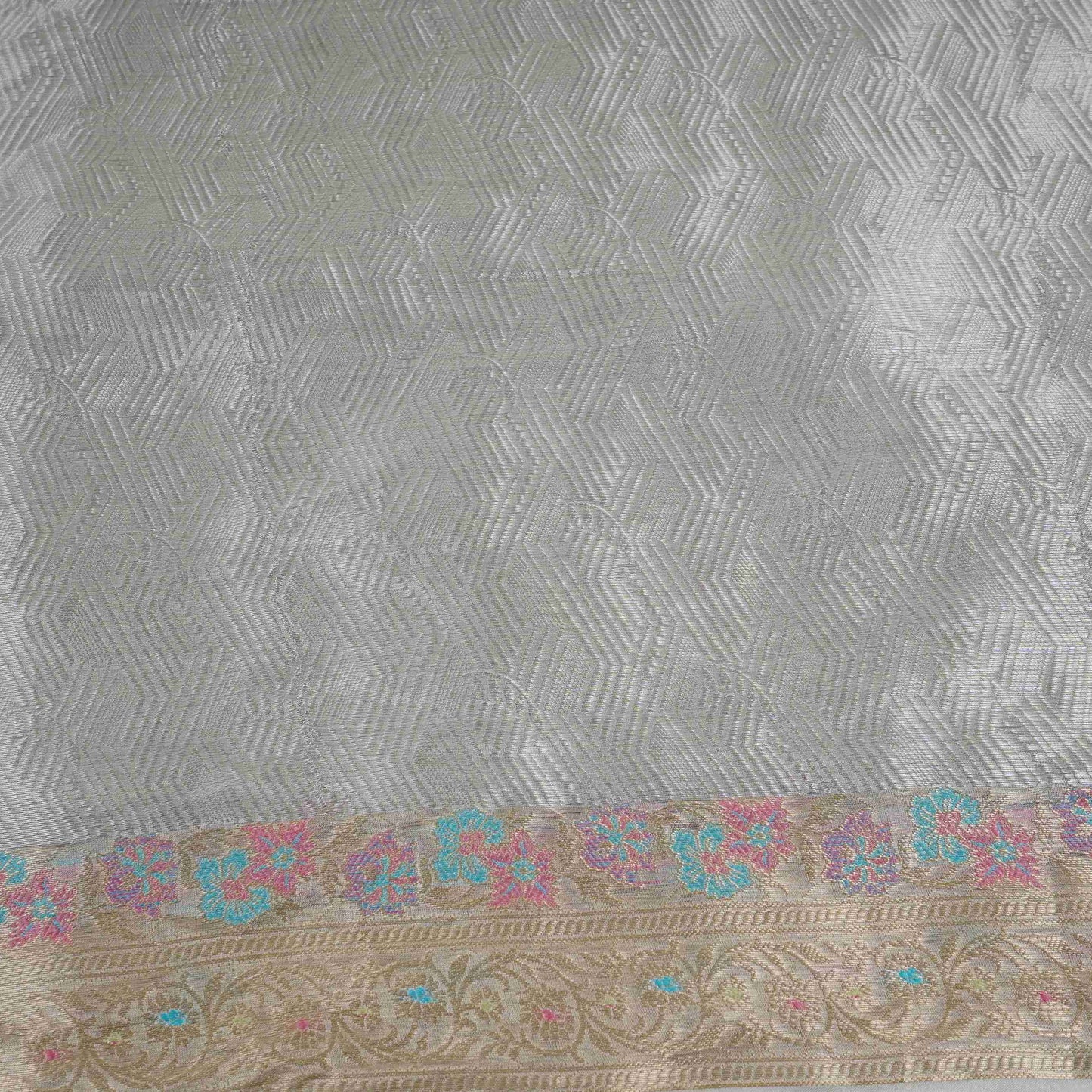 Silver Geometrical Jacquard Weave Tissue Fabric CW-32592