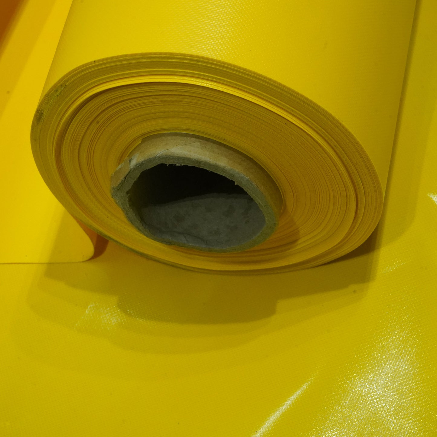 600 GSM Double Side Coated PVC Fabric 1000D Yellow Glossy