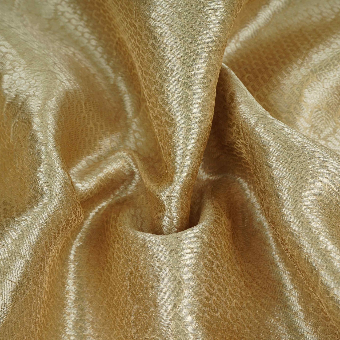 Golden & White Buti With Jaal Tissue Fabric CW-32602