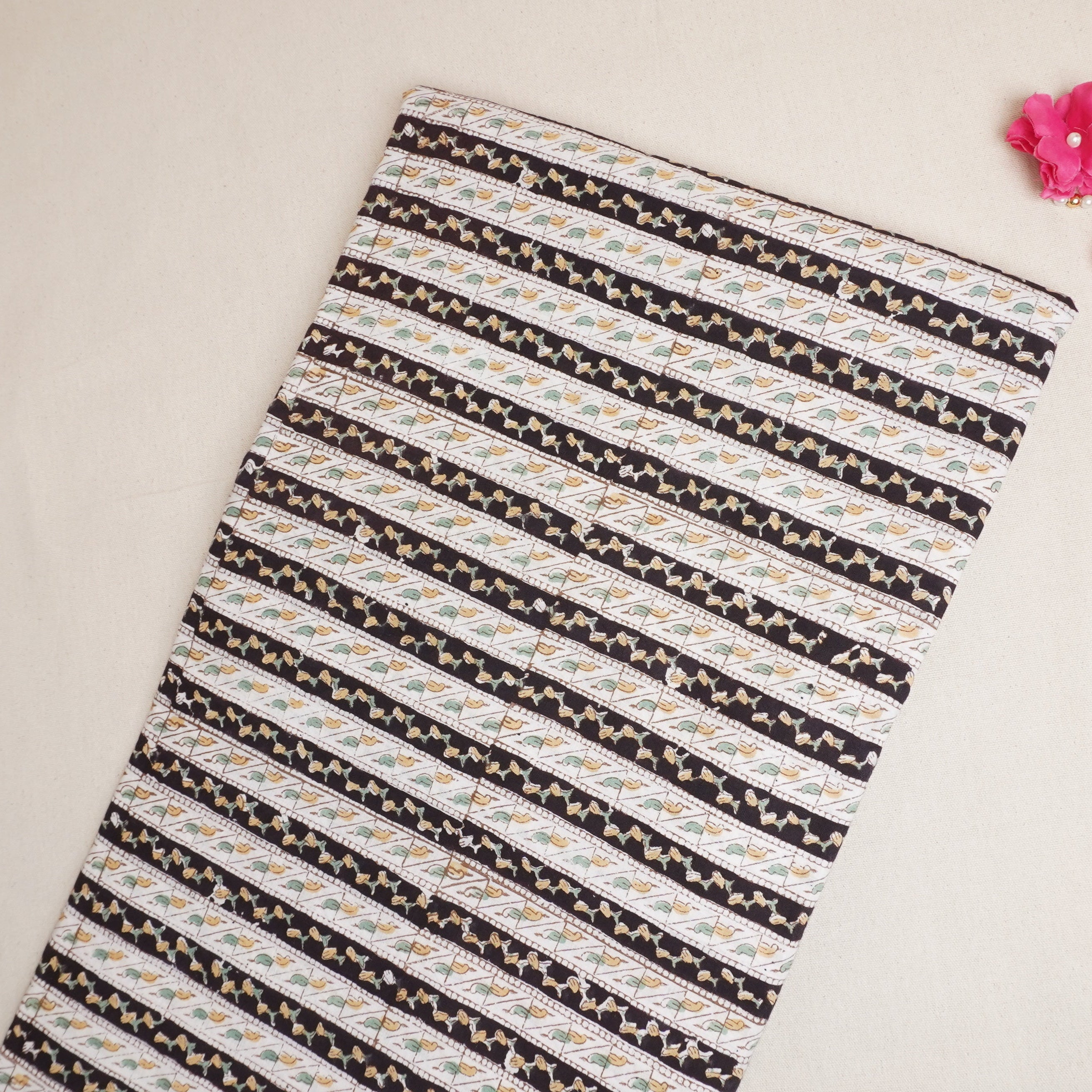 Black & White Handblock Print Cotton Fabric DH-29444 - TradeUNO