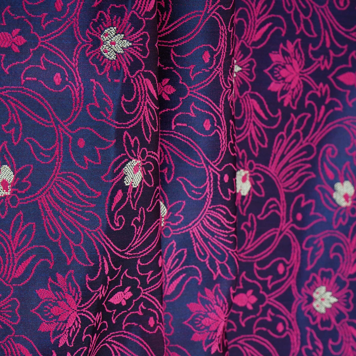 Wine Zari Booti Tanchoi Silk Fabric HMSS-32757