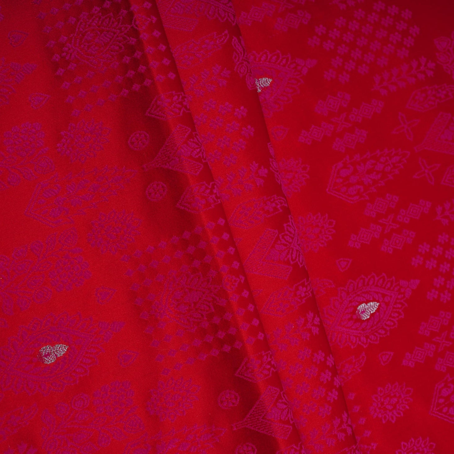 Red Zari Booti Dohri Tanchoi Silk Fabric HMSS-32729