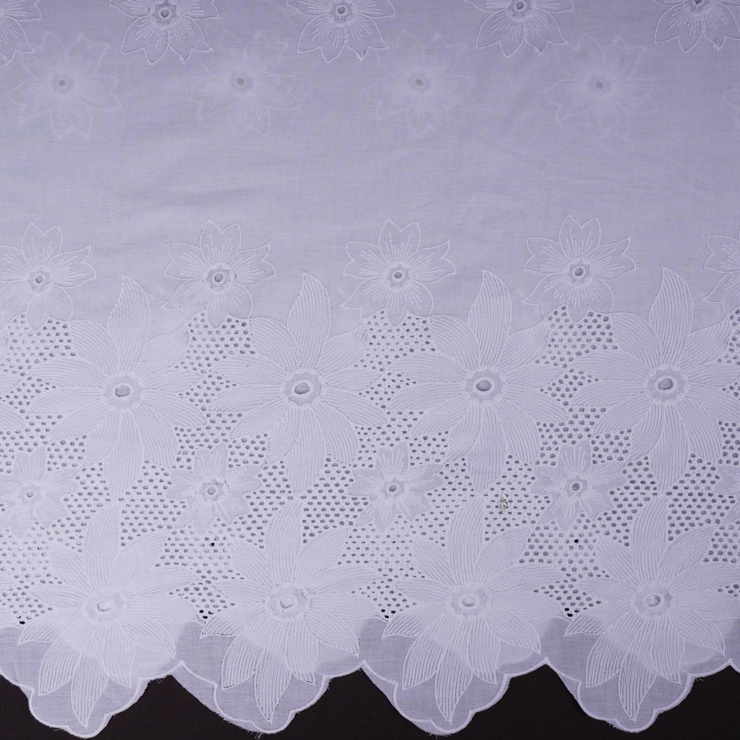 White Dyeable Floral Embroidery Cotton Schiffli Fabric MJF-30601