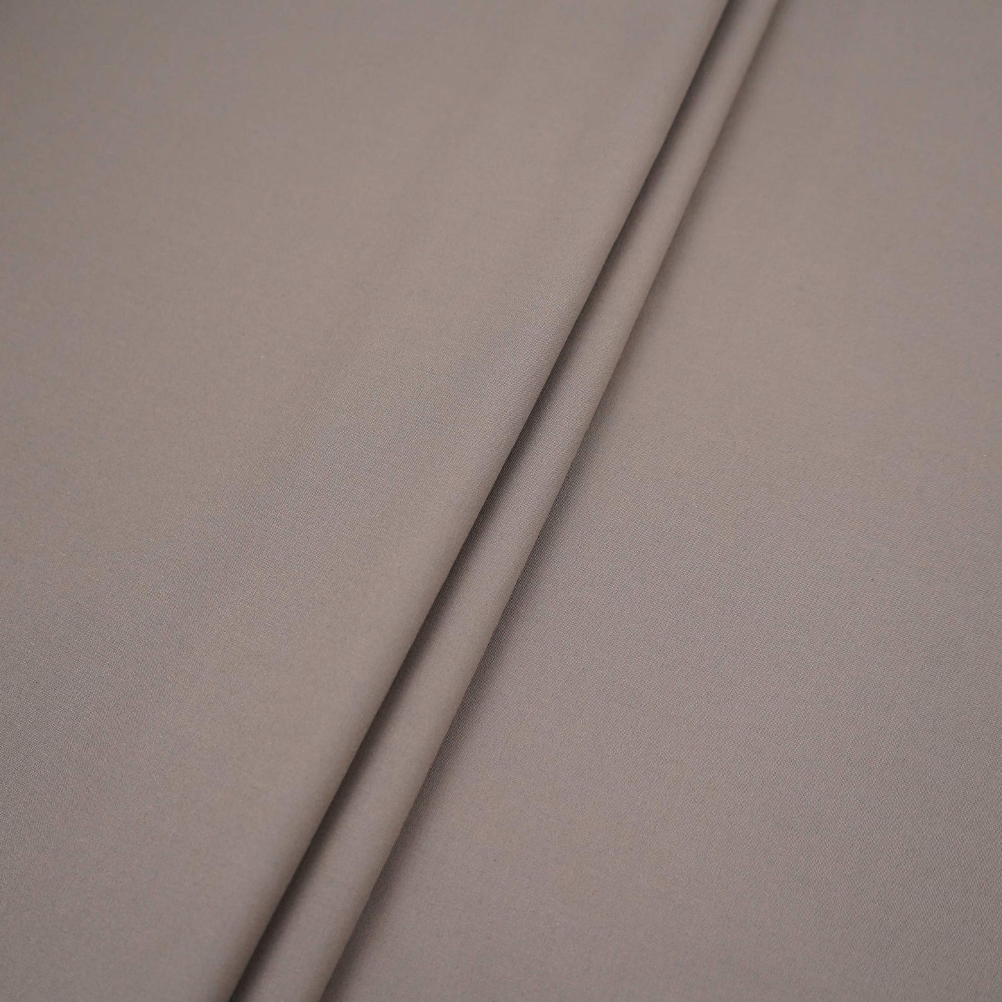Mauve Solid Suiting Fabric ASMI-31294 - TradeUNO