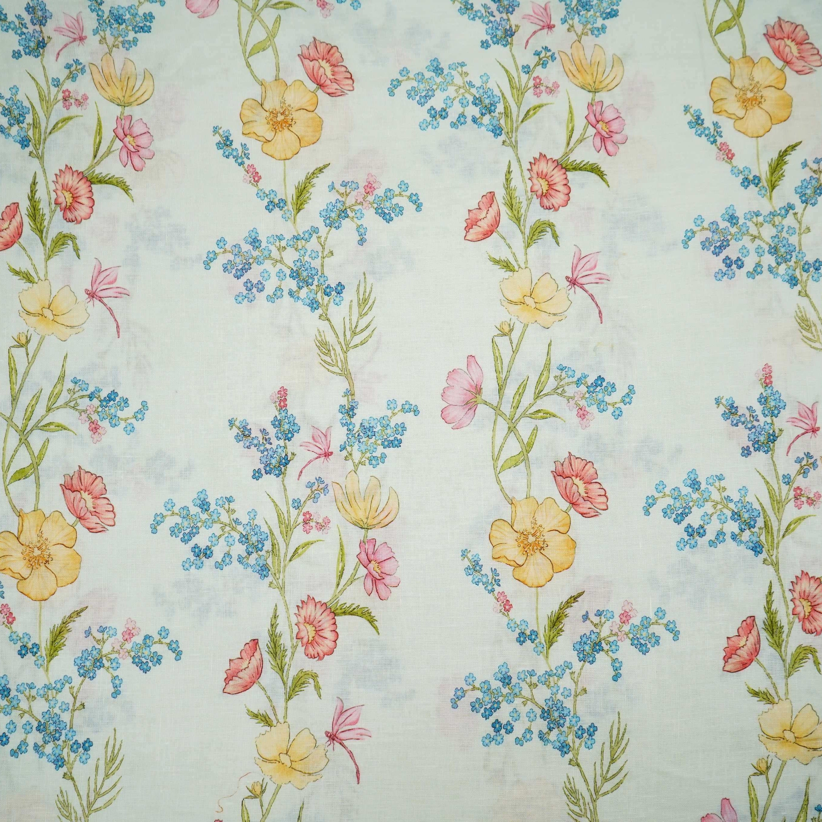 Off White floral print 40s Pure Linen Fabric VF-31328 - TradeUNO