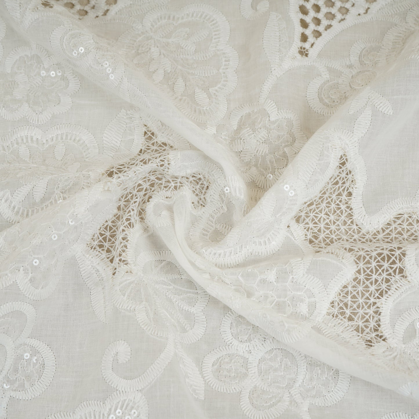 White Embroidery Cotton Schiffli Fabric LI-29899