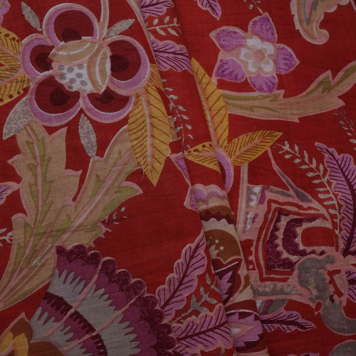Red Floral & Tropical Print Cotton Fabric MFL-23644 – image 4 of 4