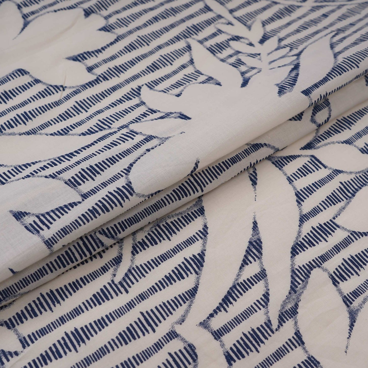 Blue Floral Print Cotton Fabric DE-32298