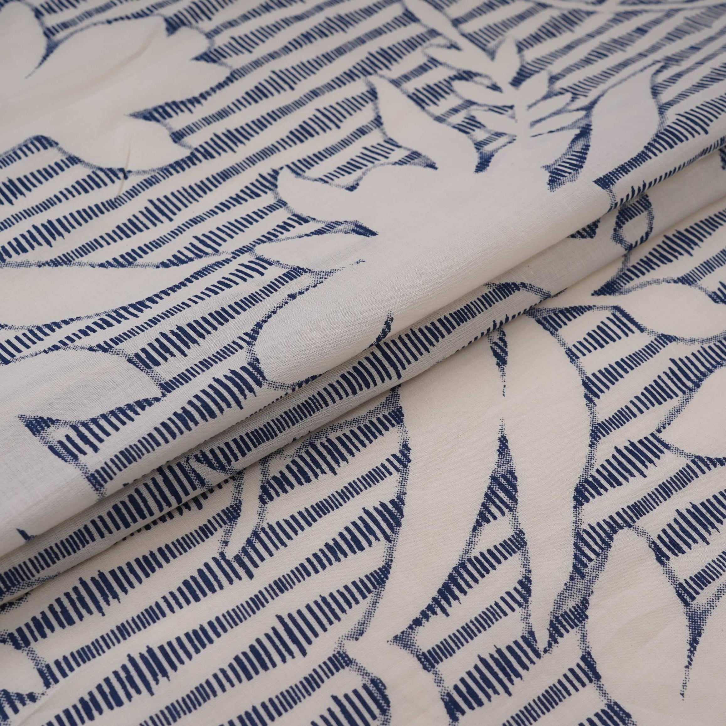 Blue Floral Print Cotton Fabric DE-32298 - TradeUNO