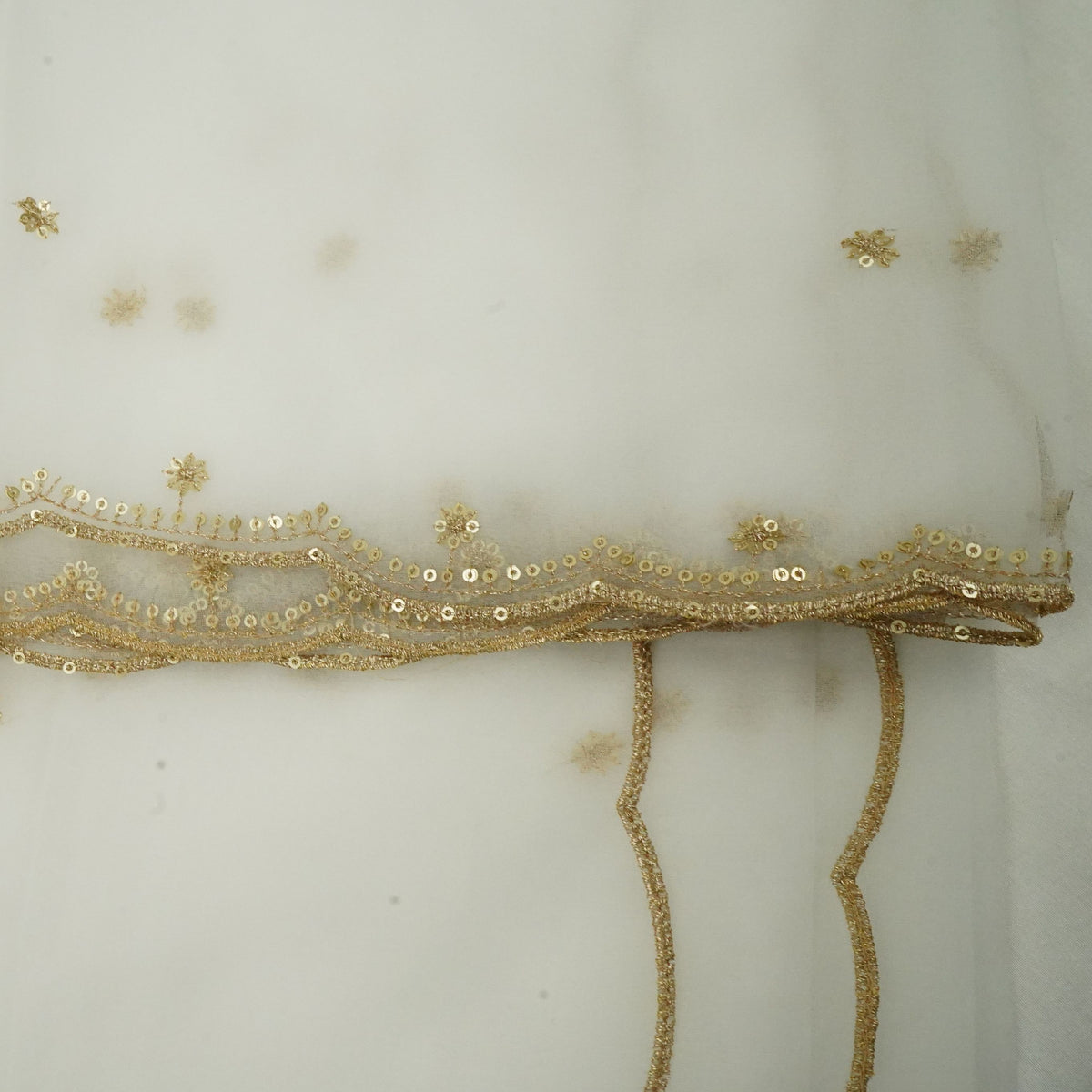 White Floral Sequins Zari Embroidery Dyeable Organza Dupatta SST-33615 – image 4 of 4
