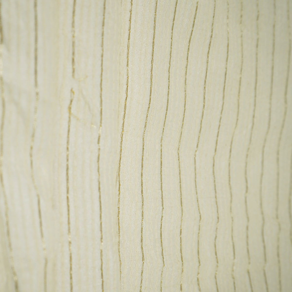 White Stripe Thread Embroidery Dyeable Raw Silk Fabric AT-33876 – image 4 of 4