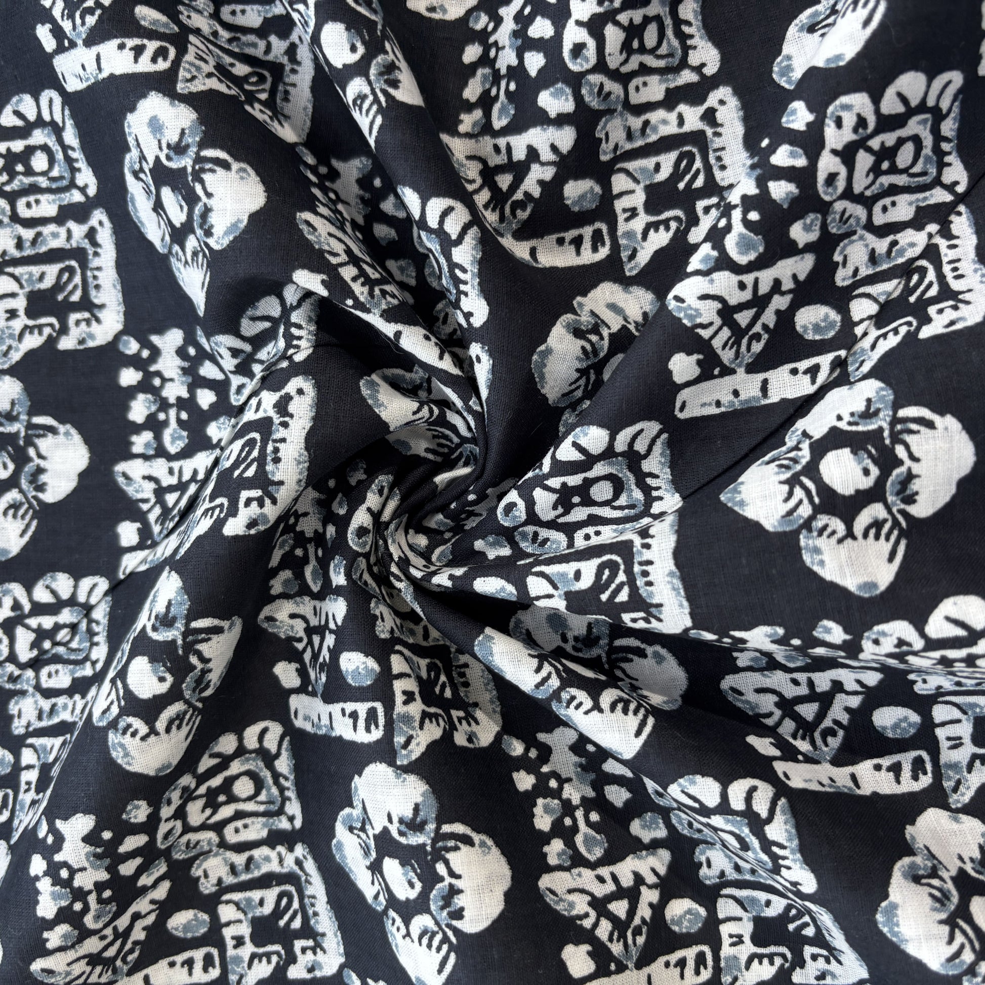 Black White Abstract Print Cotton Fabric 16126