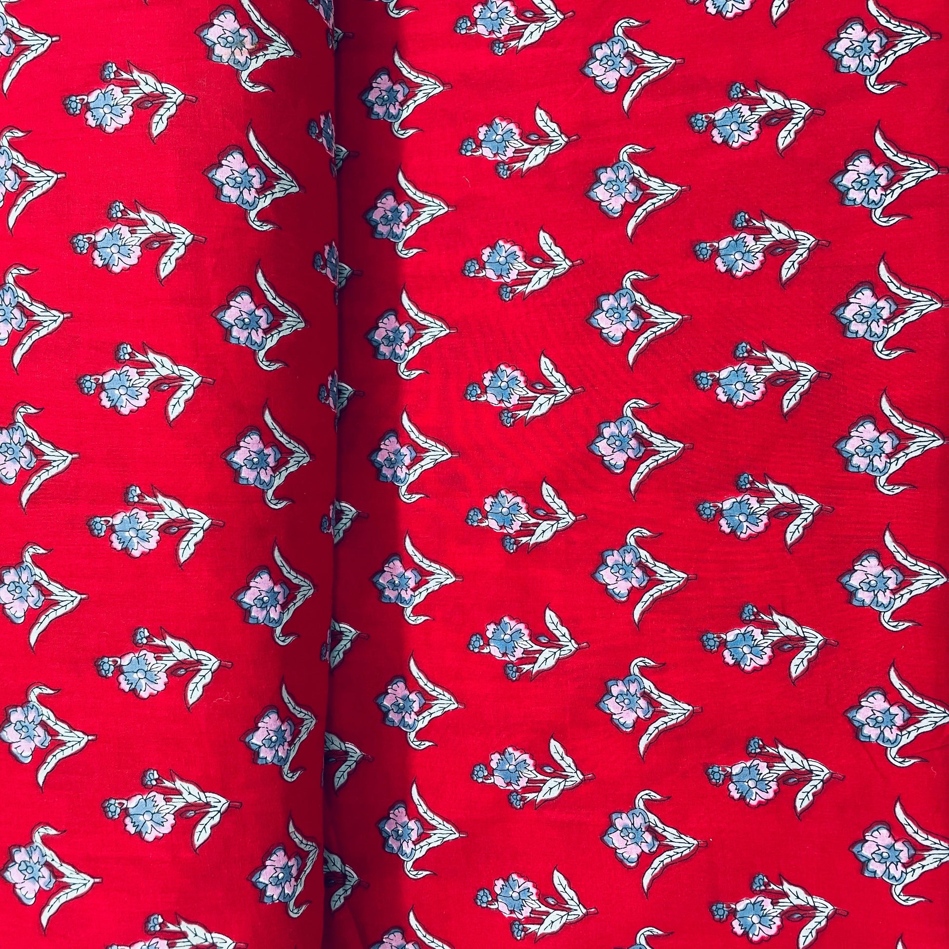Red & Pink Floral Print Cotton Fabric - TradeUNO
