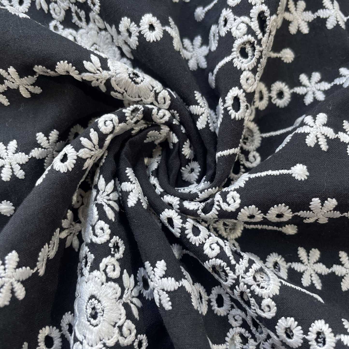 Black White Floral Embroidery Cotton Schiffli Fabric 17252