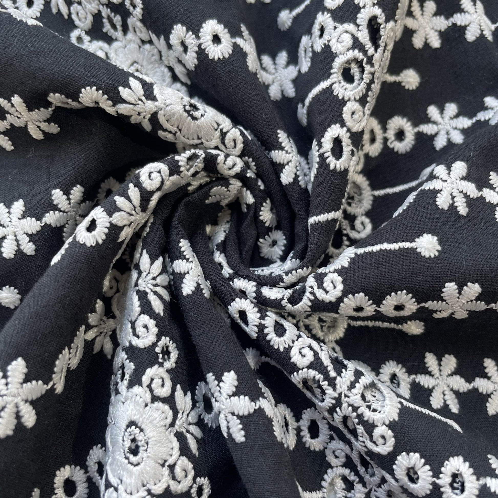 Black White Floral Embroidery Cotton Schiffli Fabric 17252