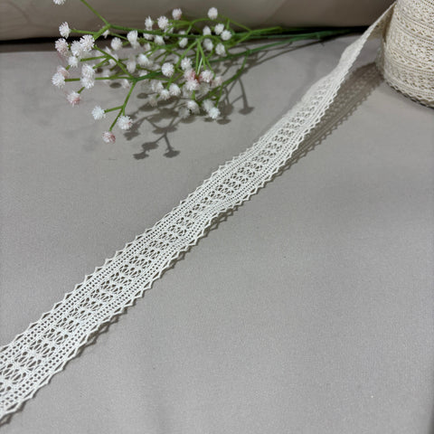 Off Cream Dyeable Cotton Lace 9177