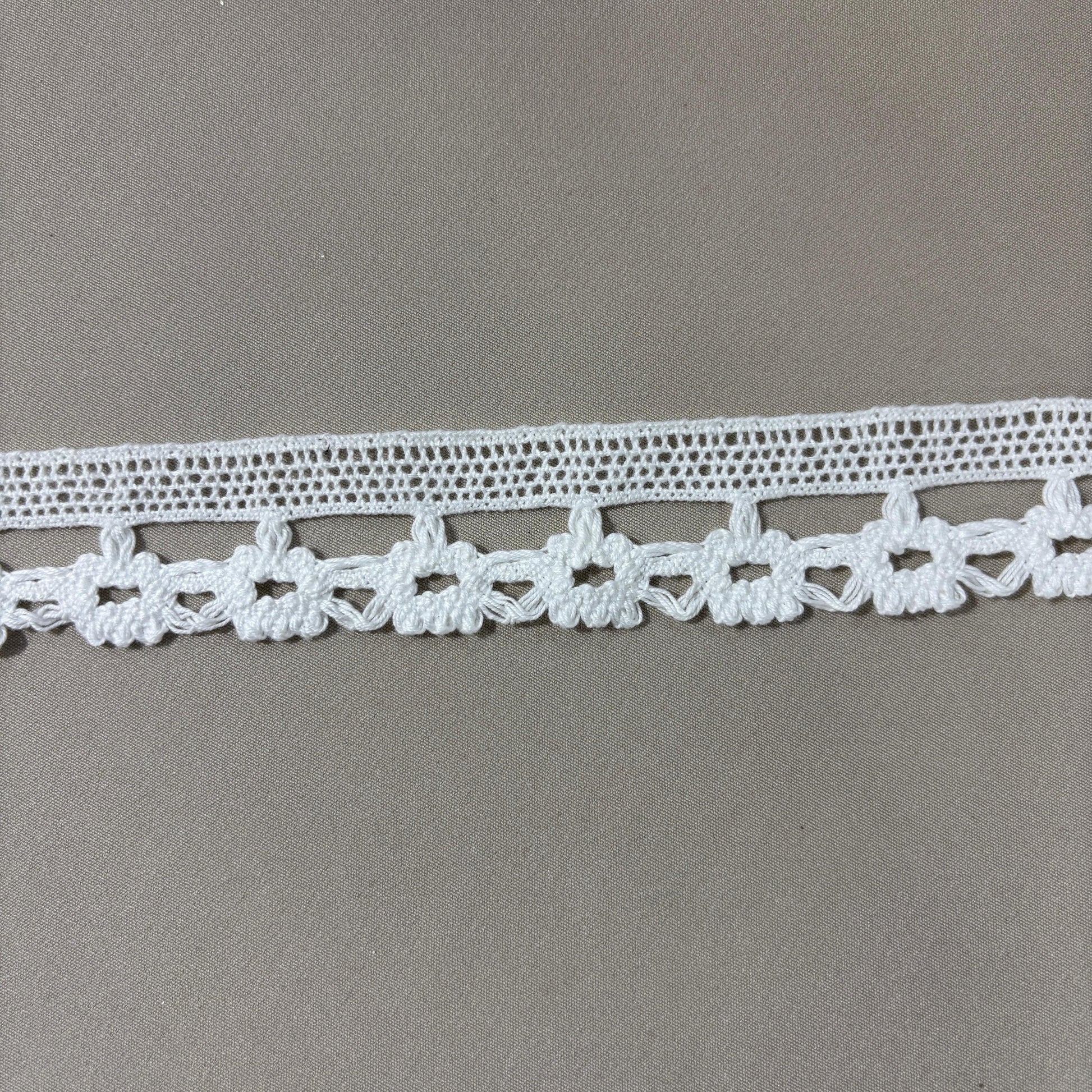 Off White Dyeable Cotton Lace 9153