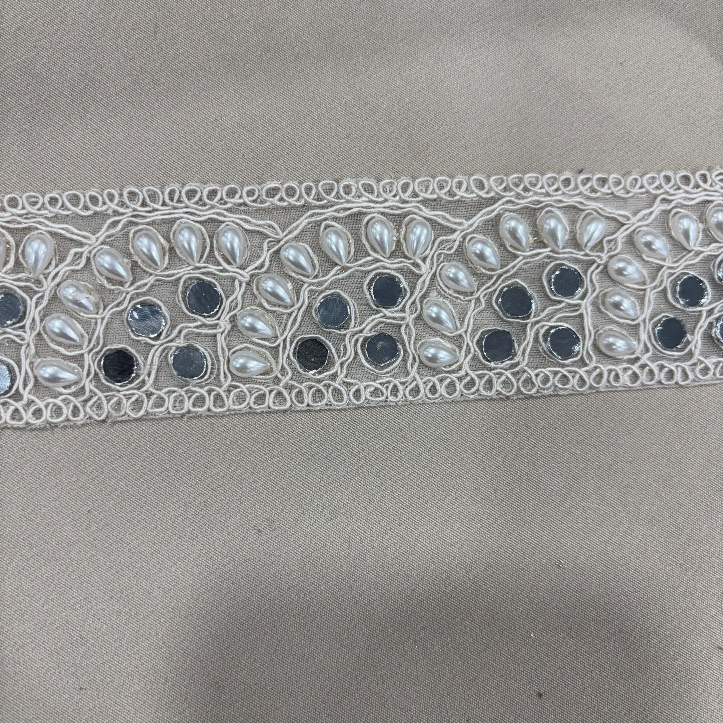 White Pearl Mirror Lace 15451